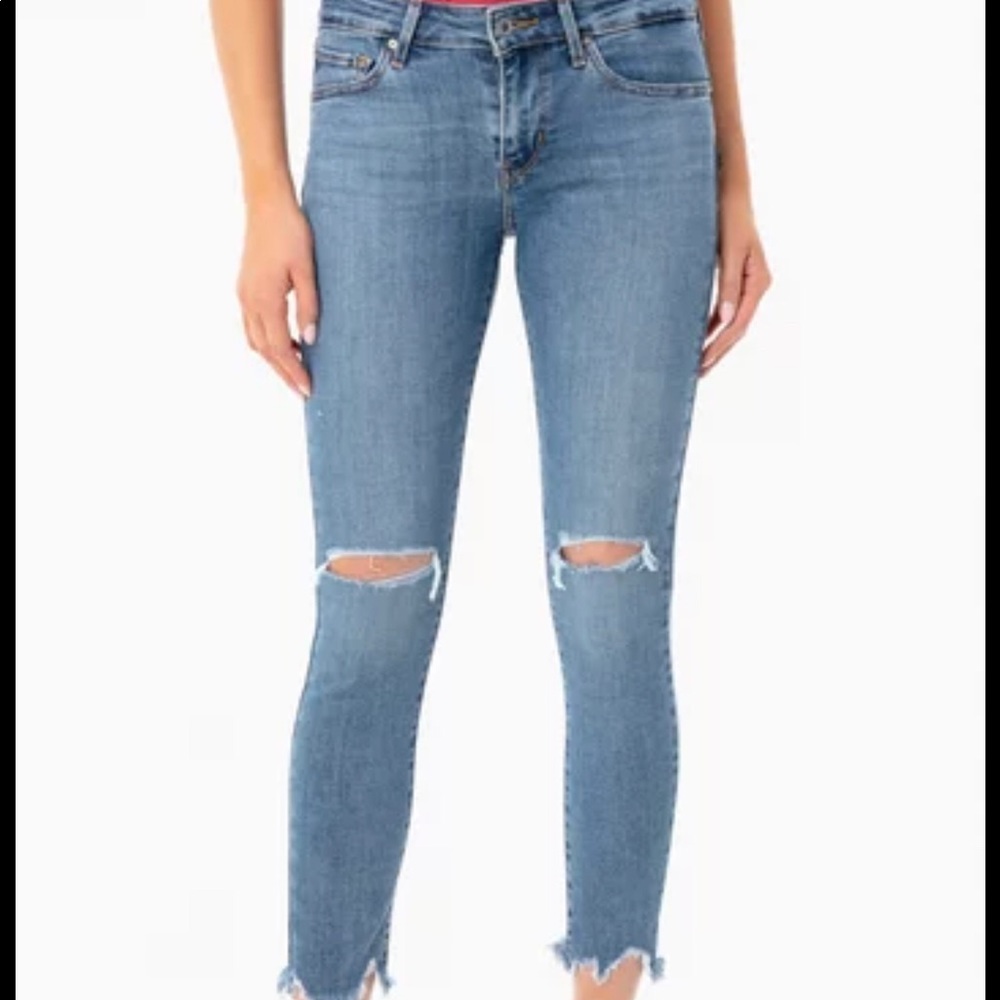 Levi’s 711 Skinny Jeans